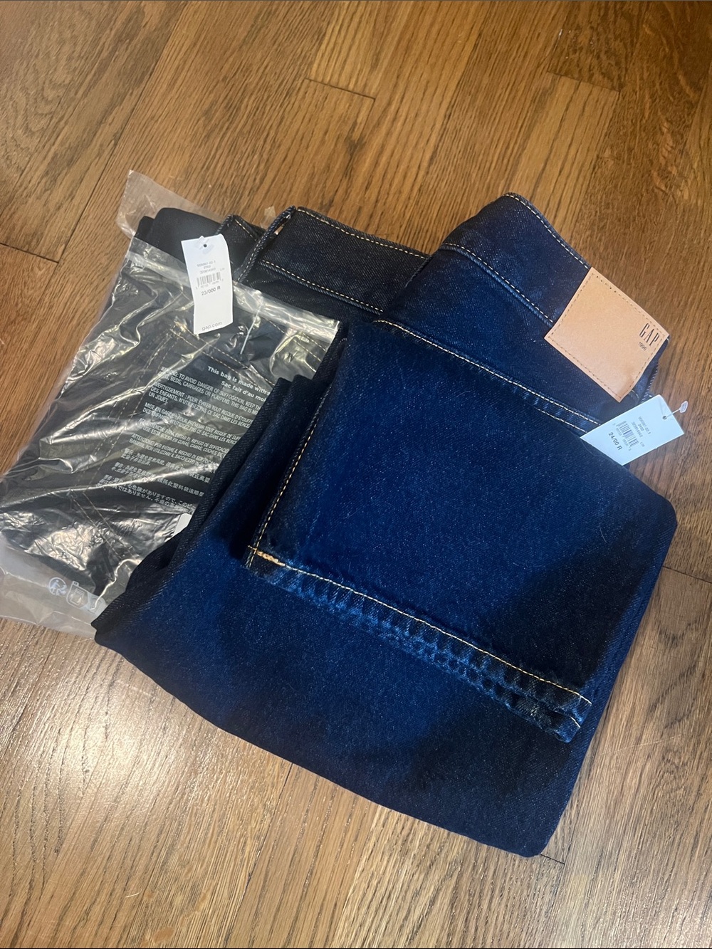 Hailey Bieber x GAP Low Rise Loose Jean - Picture 2 of 2